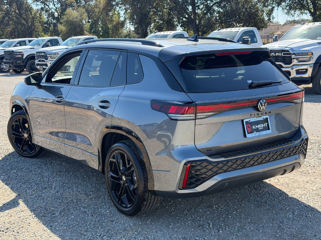 2026 Volkswagen Tiguan SE R-Line Black