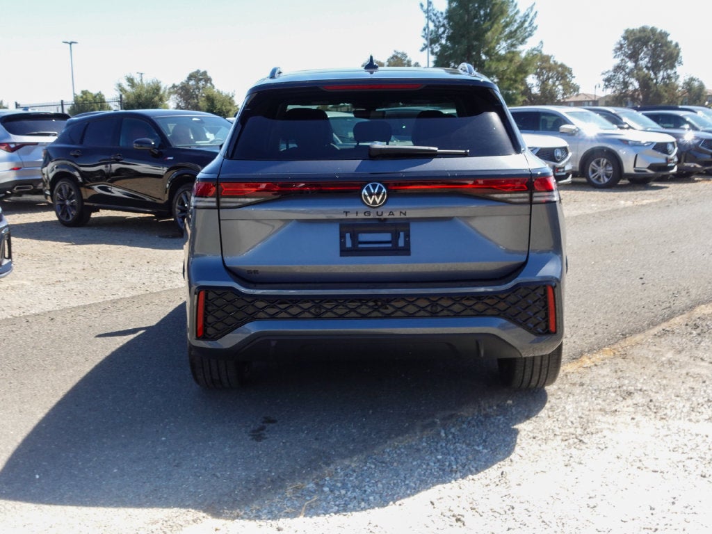 2026 Volkswagen Tiguan SE R-Line Black
