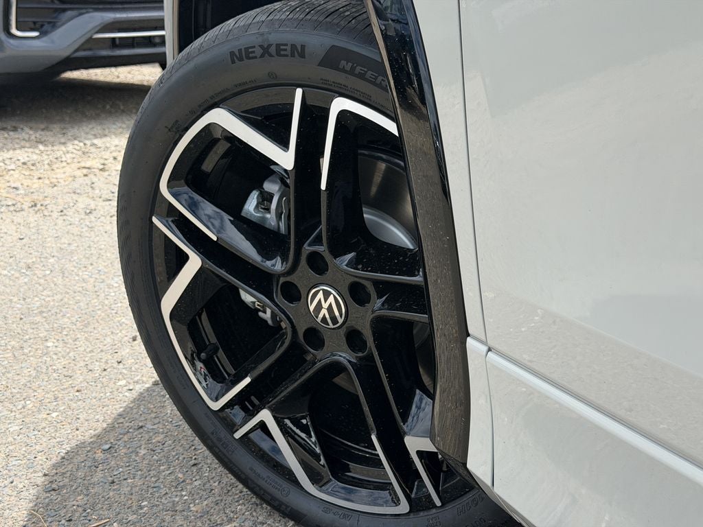 2026 Volkswagen Tiguan 2.0T SEL R-Line Turbo