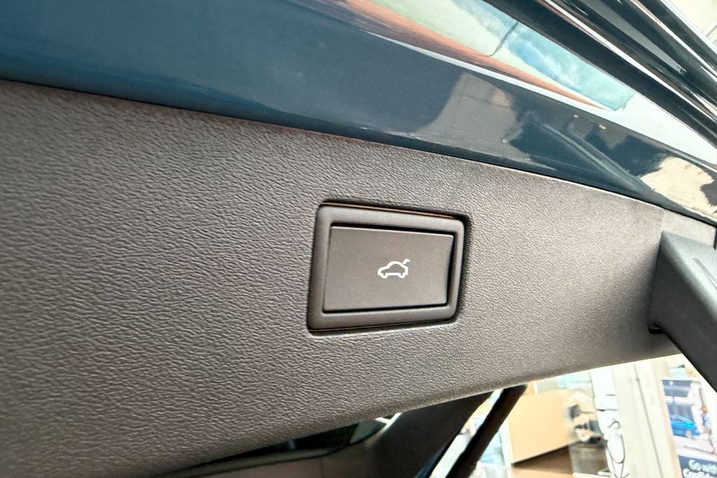 2026 Volkswagen Tiguan 2.0T SEL R-Line Turbo