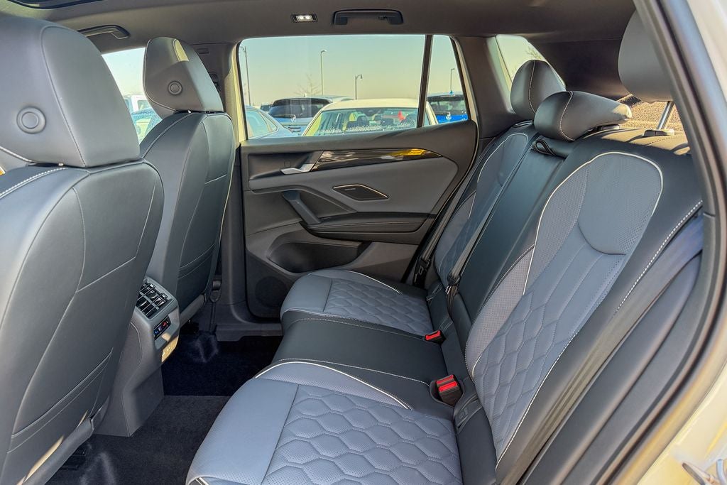 2026 Volkswagen Tiguan 2.0T SEL R-Line Turbo