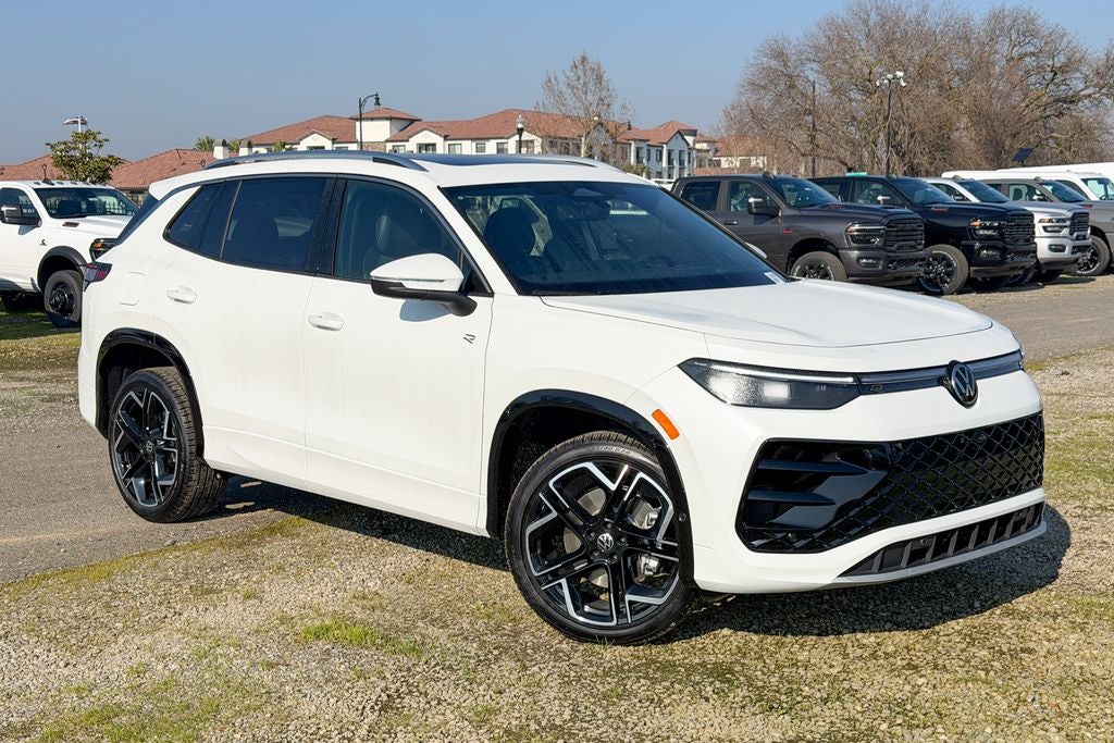 2026 Volkswagen Tiguan 2.0T SEL R-Line Turbo