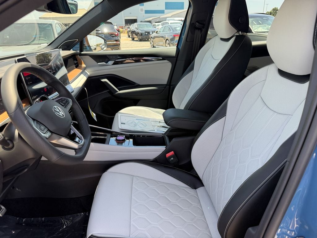 2026 Volkswagen Tiguan 2.0T SEL R-Line Turbo