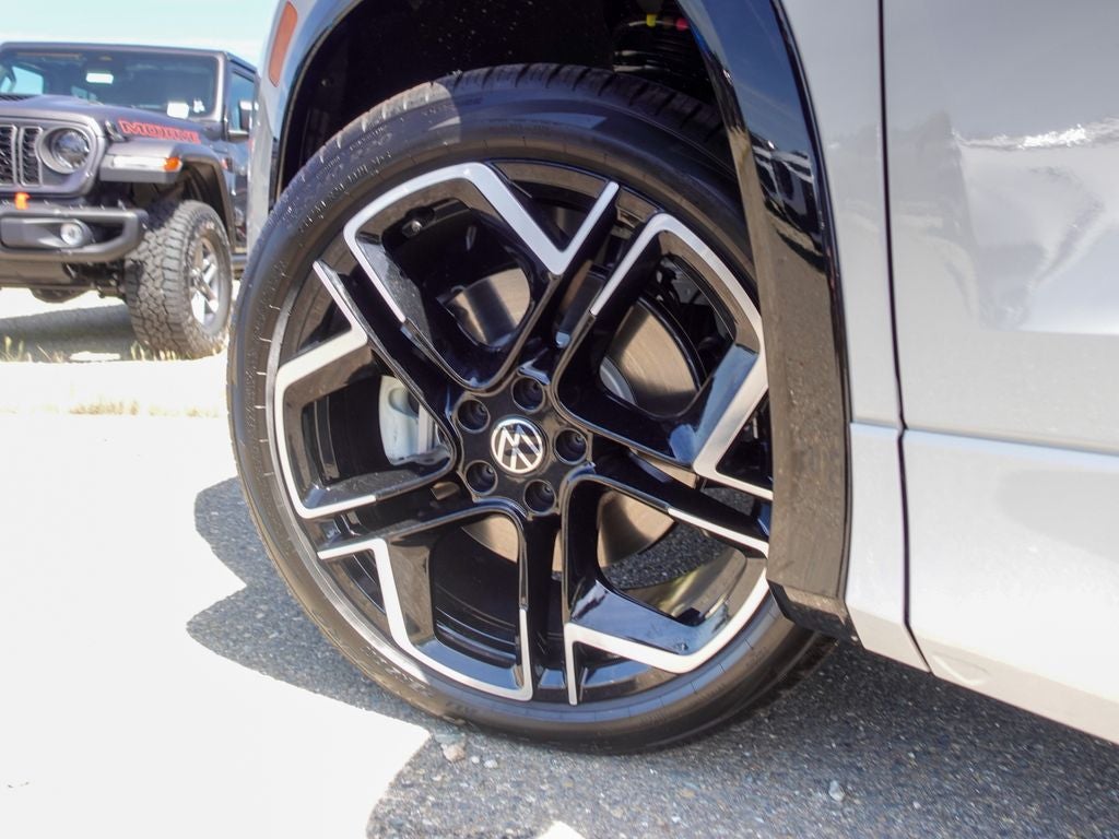 2026 Volkswagen Tiguan 2.0T SEL R-Line Turbo