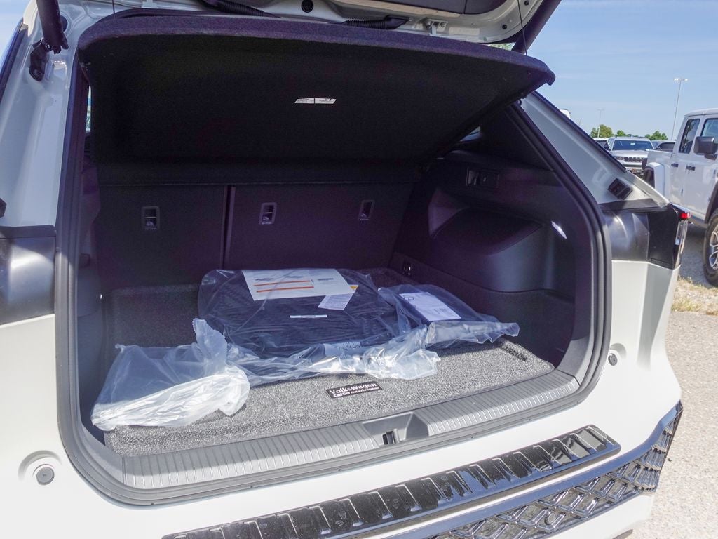 2026 Volkswagen Tiguan 2.0T SEL R-Line Turbo