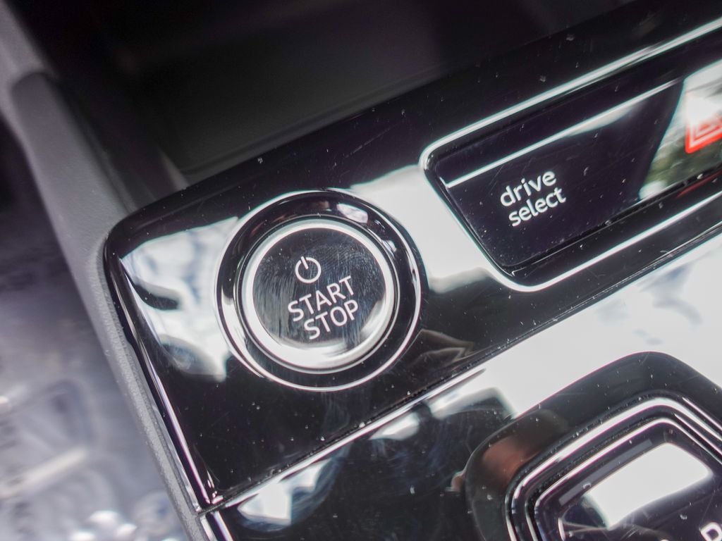 2025 Audi Q6 e-tron Premium quattro