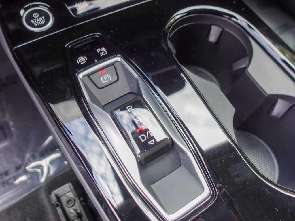 2025 Audi Q6 e-tron Premium quattro