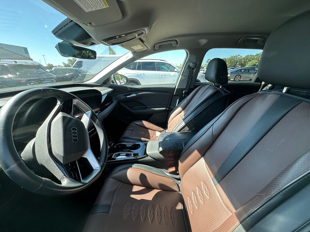 2025 Audi Q6 e-tron Premium quattro