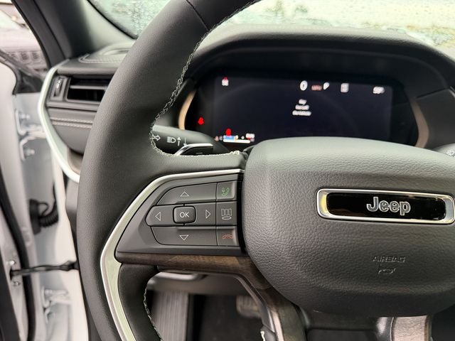 2026 Jeep Grand Cherokee Laredo Altitude