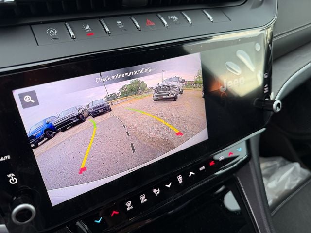 2026 Jeep Grand Cherokee Laredo Altitude