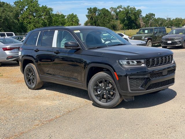 2026 Jeep Grand Cherokee Laredo Altitude