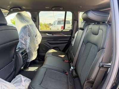 2026 Jeep Grand Cherokee Laredo Altitude