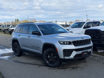 2026 Jeep Grand Cherokee Laredo