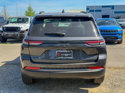 2026 Jeep Grand Cherokee Laredo Altitude