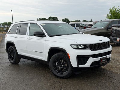 2026 Jeep Grand Cherokee Laredo Altitude