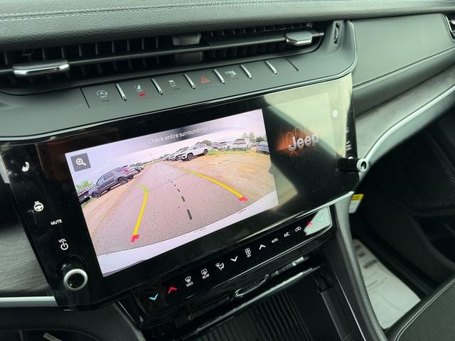 2026 Jeep Grand Cherokee Laredo Altitude