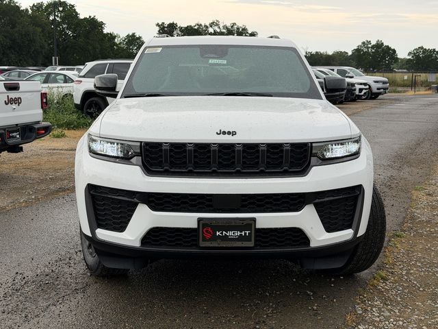 2026 Jeep Grand Cherokee Laredo Altitude