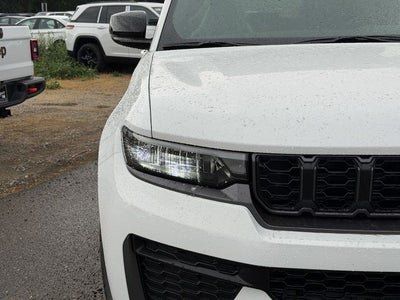 2026 Jeep Grand Cherokee Laredo Altitude