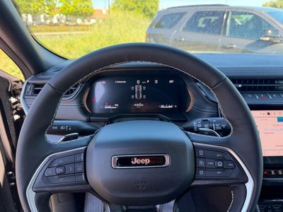 2026 Jeep Grand Cherokee Laredo Altitude