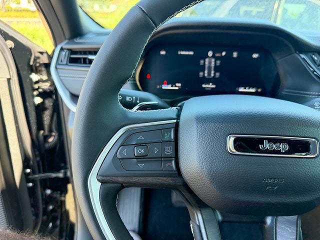 2026 Jeep Grand Cherokee Laredo Altitude