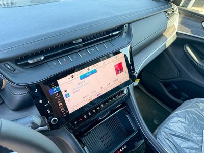 2026 Jeep Grand Cherokee Laredo Altitude