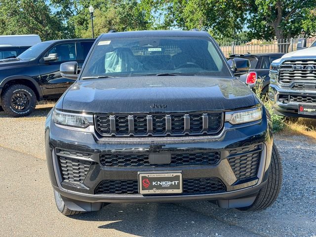 2026 Jeep Grand Cherokee Laredo Altitude