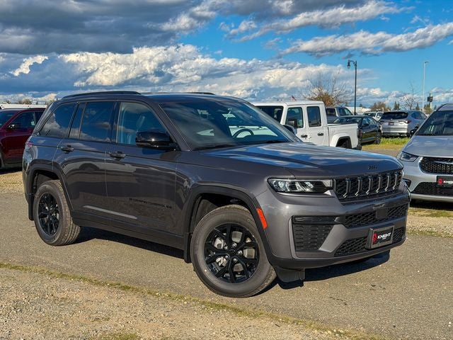 2026 Jeep Grand Cherokee Laredo