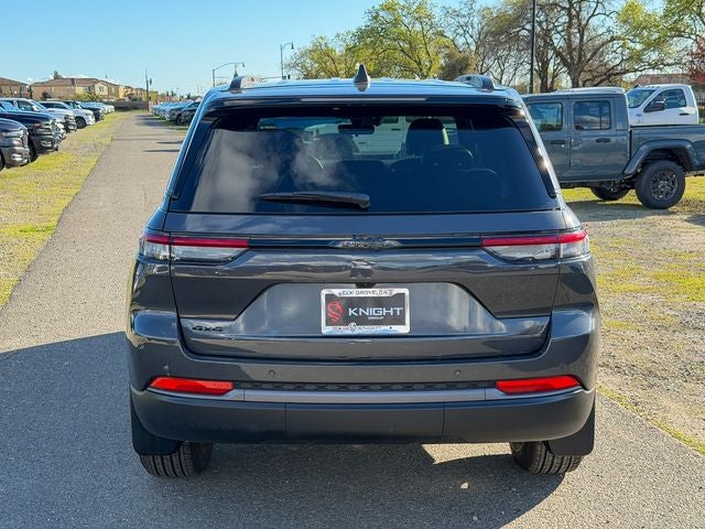 2026 Jeep Grand Cherokee Laredo