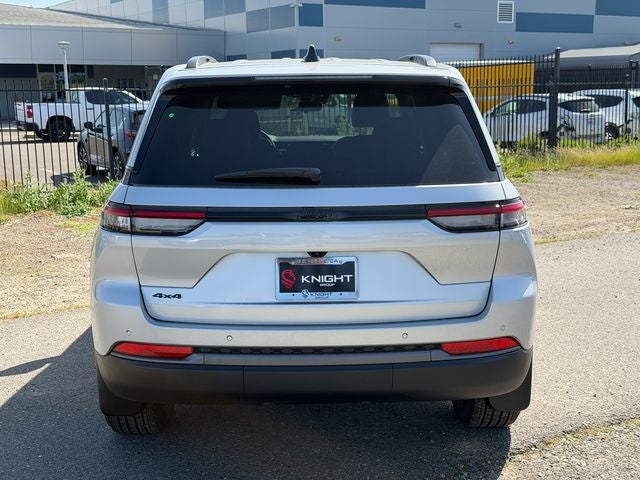 2026 Jeep Grand Cherokee Laredo