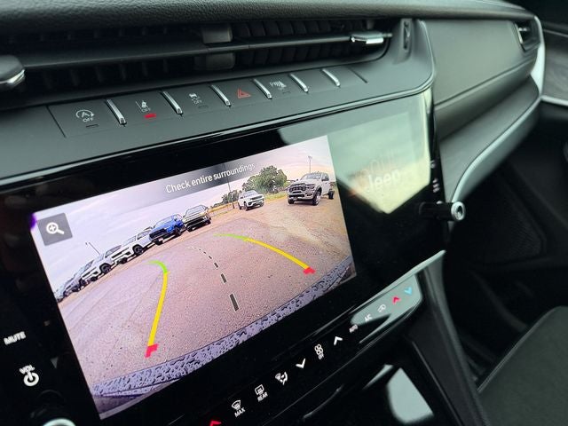 2026 Jeep Grand Cherokee Laredo Altitude
