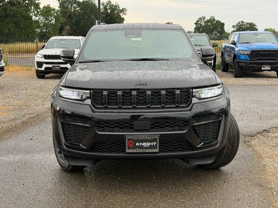 2026 Jeep Grand Cherokee Laredo Altitude
