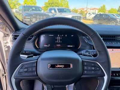 2026 Jeep Grand Cherokee Laredo Altitude