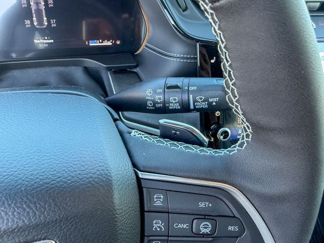 2026 Jeep Grand Cherokee Laredo Altitude