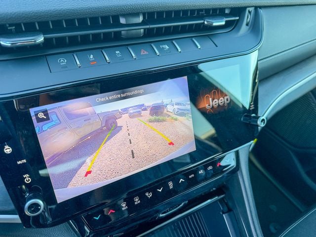 2026 Jeep Grand Cherokee Laredo Altitude