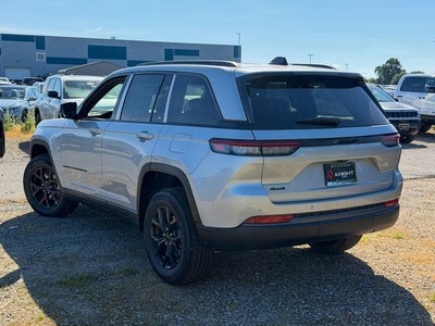 2026 Jeep Grand Cherokee Laredo Altitude