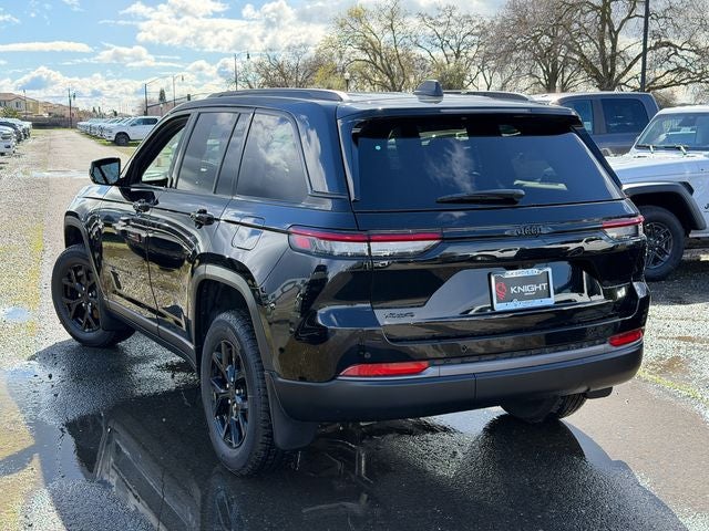 2026 Jeep Grand Cherokee Laredo