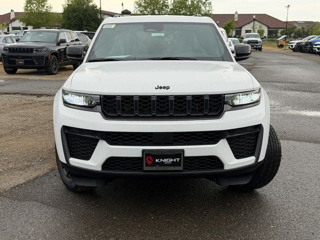 2026 Jeep Grand Cherokee Laredo Altitude