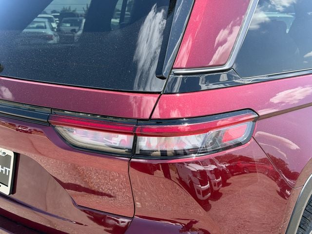 2026 Jeep Grand Cherokee Laredo Altitude