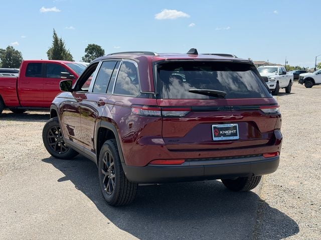 2026 Jeep Grand Cherokee Laredo Altitude