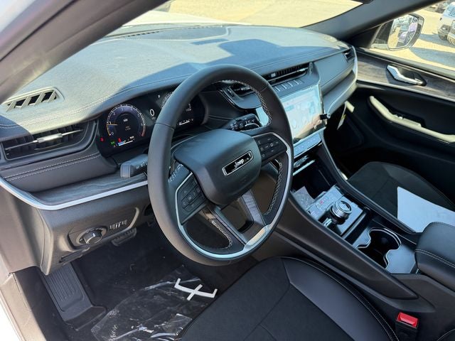 2026 Jeep Grand Cherokee L Laredo Altitude