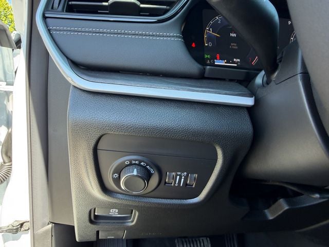 2026 Jeep Grand Cherokee L Laredo Altitude