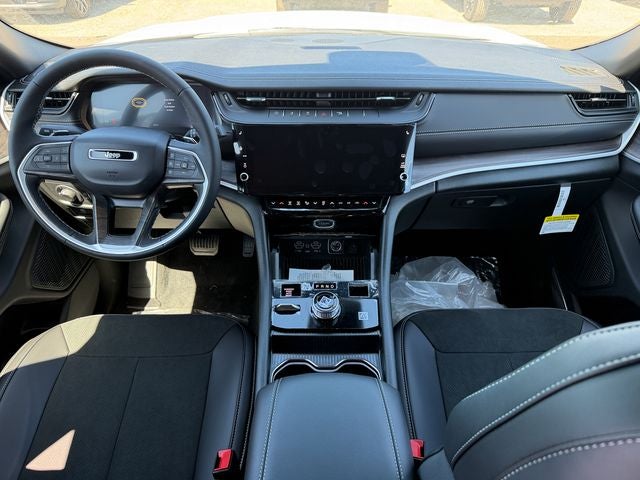 2026 Jeep Grand Cherokee L Laredo Altitude