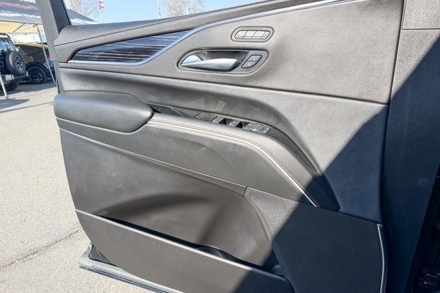 2023 Cadillac Escalade Sport