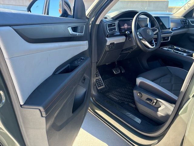 2024 Volkswagen Atlas 2.0T Peak Edition SE w/Technology