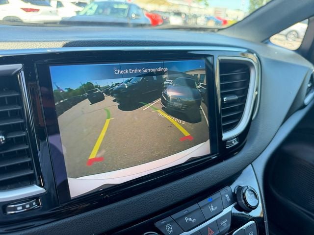 2025 Chrysler Pacifica Select