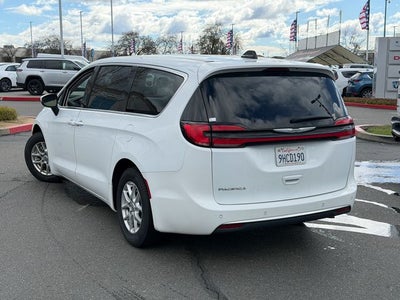 2023 Chrysler Pacifica Touring L
