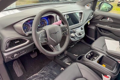 2026 Chrysler Voyager LX