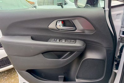 2026 Chrysler Voyager LX