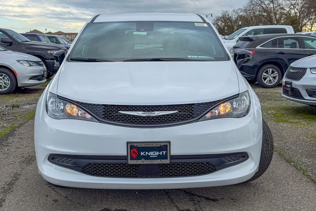 2026 Chrysler Voyager LX