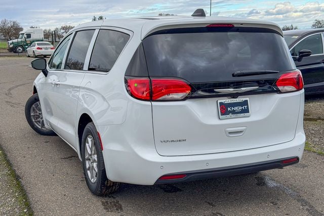 2026 Chrysler Voyager LX